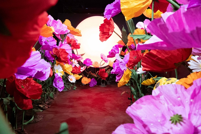 เตรียมพบกับงานเปิดตัวระดับโลกครั้งแรกกับประสบการณ์ฮีลใจ สร้างความหวังสุดอิมเมอร์ซีฟ “BLOOM in Four Seasons – The Heart-Blossoming Immersive Experience” เปิดตัวน้อง Blossom Bloo พร้อมบทเพลงจาก Vivaldi ณ ไอคอนสยาม กรุงเทพฯ เริ่มตั้งแต่เดือนพฤศจิกายนนี้